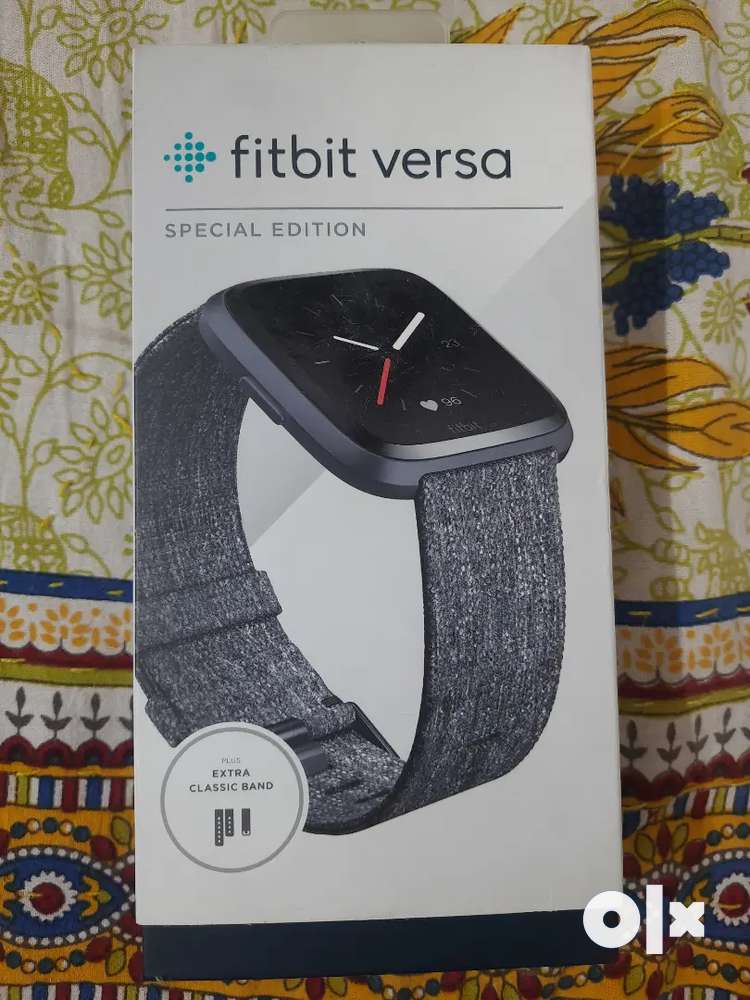 Fitbit versa special hot sale edition charcoal woven