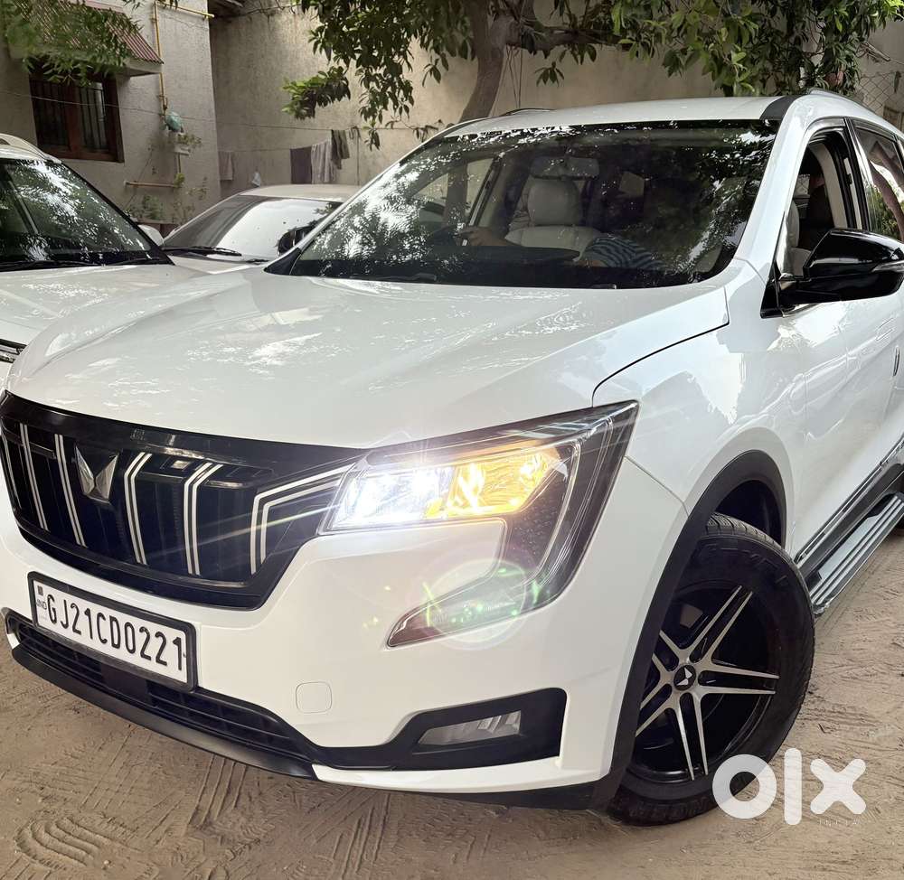 Mahindra Xuv700 2.0 Mx Petrol Mt 5 Str, 2022, Petrol