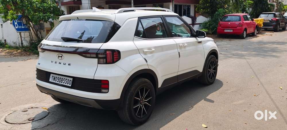 Hyundai Venue Sx (o) Mt 1.5 Diesel, 2023, Diesel