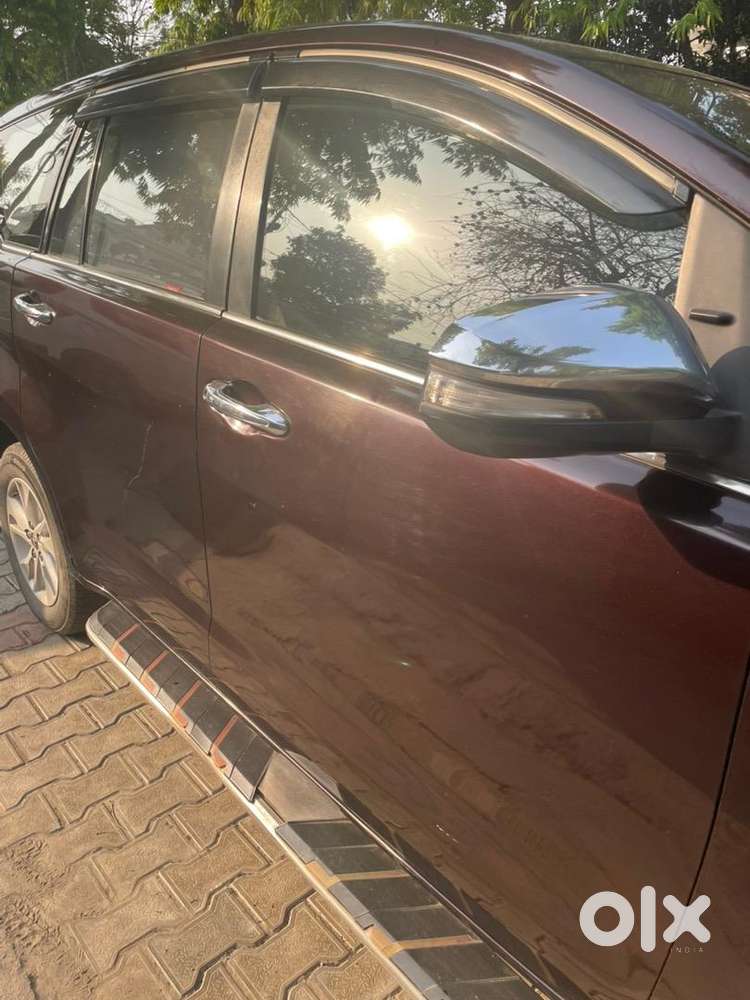 Toyota Innova Crysta 2017 Diesel Well Maintained
