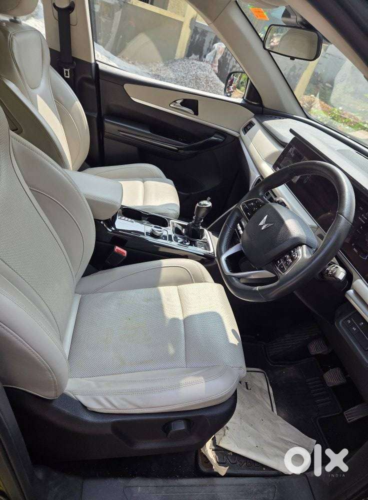 Mahindra Xuv700 2.2 Ax 7 Diesel Mt Luxury Pack Str, 2024, Diesel