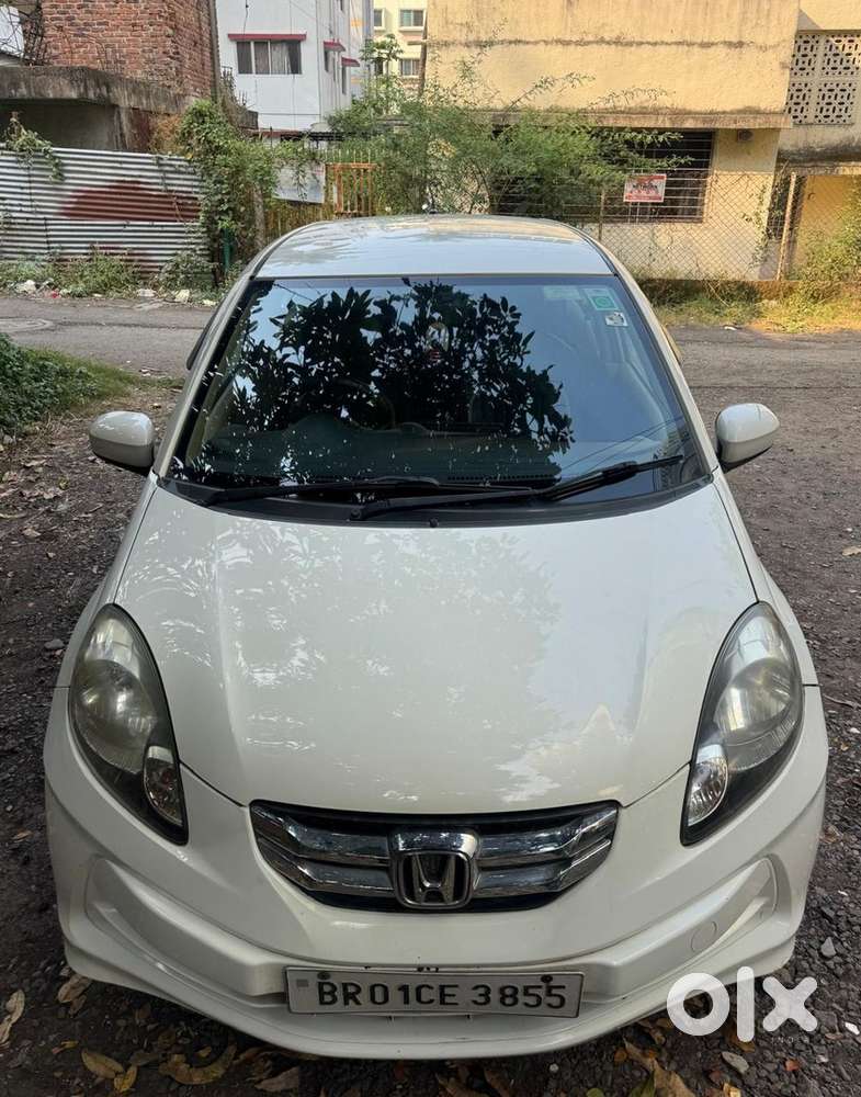 Honda Amaze Diesel 2014 .. 25kmpl Mileage 5 Tyre New Hai Showroom Con