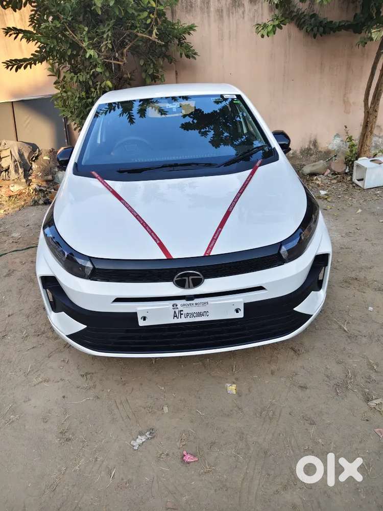 Tata Altroz 2025 Petrol 2800 Km Driven