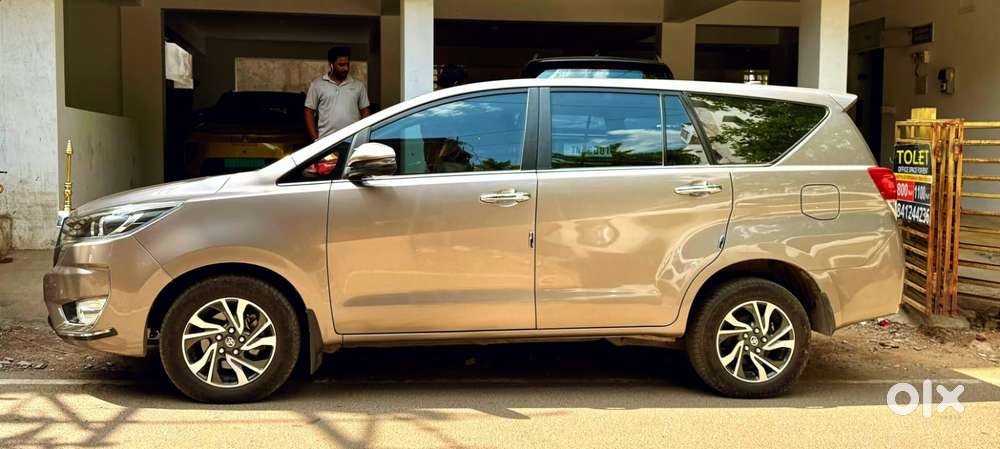 Toyota Innova Crysta 2.4 V, 2025, Diesel