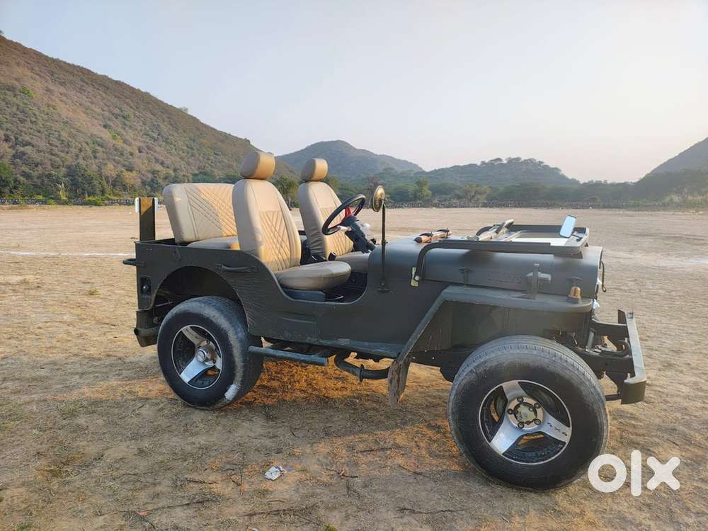 Mahindra Jeep Classic 1983