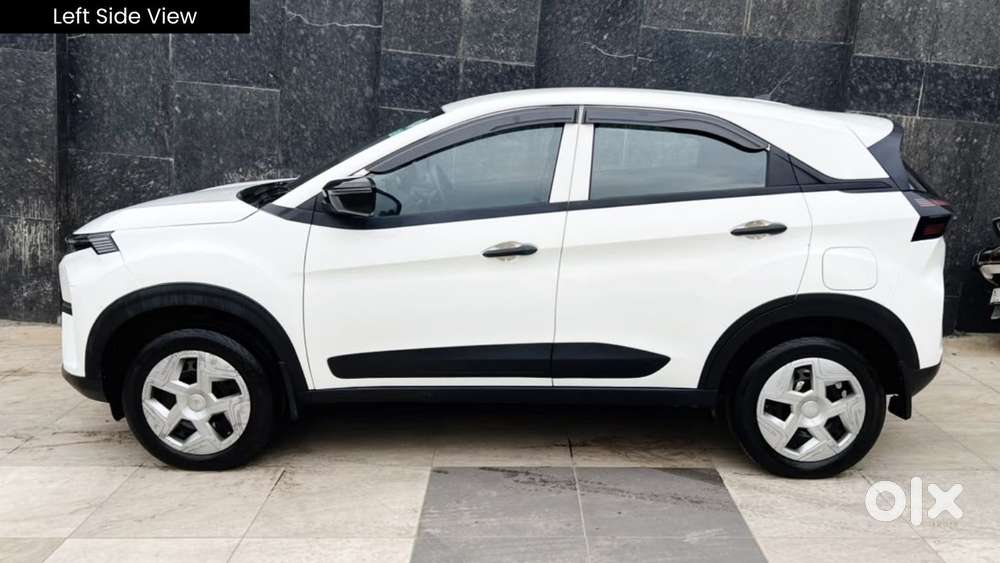 Tata Nexon Smart Plus1.2 Revotron Petrol 5 Mt, 2025, Cng & Hybrids