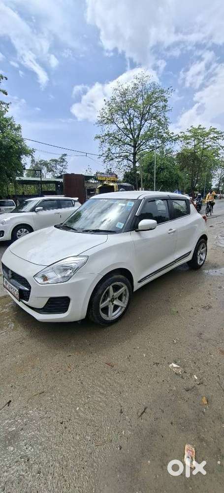 Maruti Suzuki Swift Vxi + Manual, 2022, Petrol