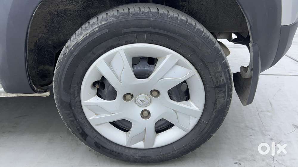 Renault Kwid 1.0 Rxt Amt, 2023, Petrol