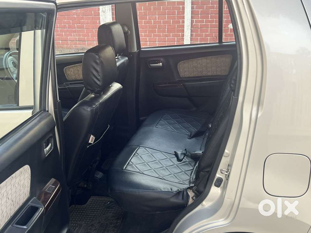 Maruti Suzuki Wagon R 1.0 Vxi Plus (o) Amt, 2017, Petrol
