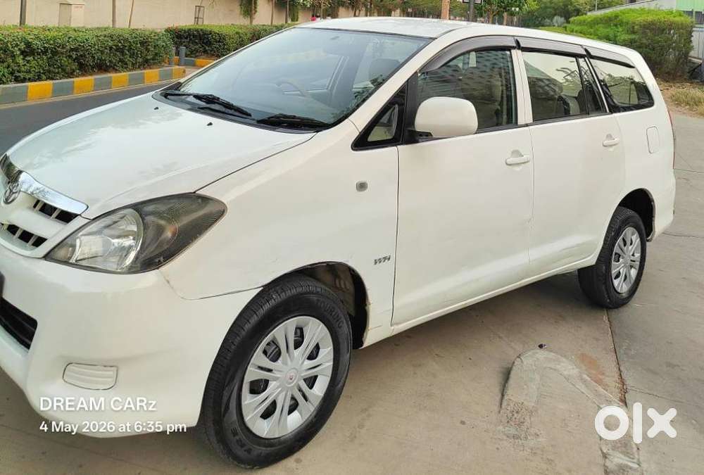 Toyota Innova 2009-2011 2.0 G4 Petrol 8-seater, 2007, Petrol