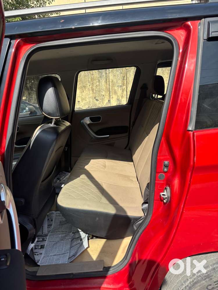 Mahindra Tuv 300 T10 Dual Tone, 2019, Diesel