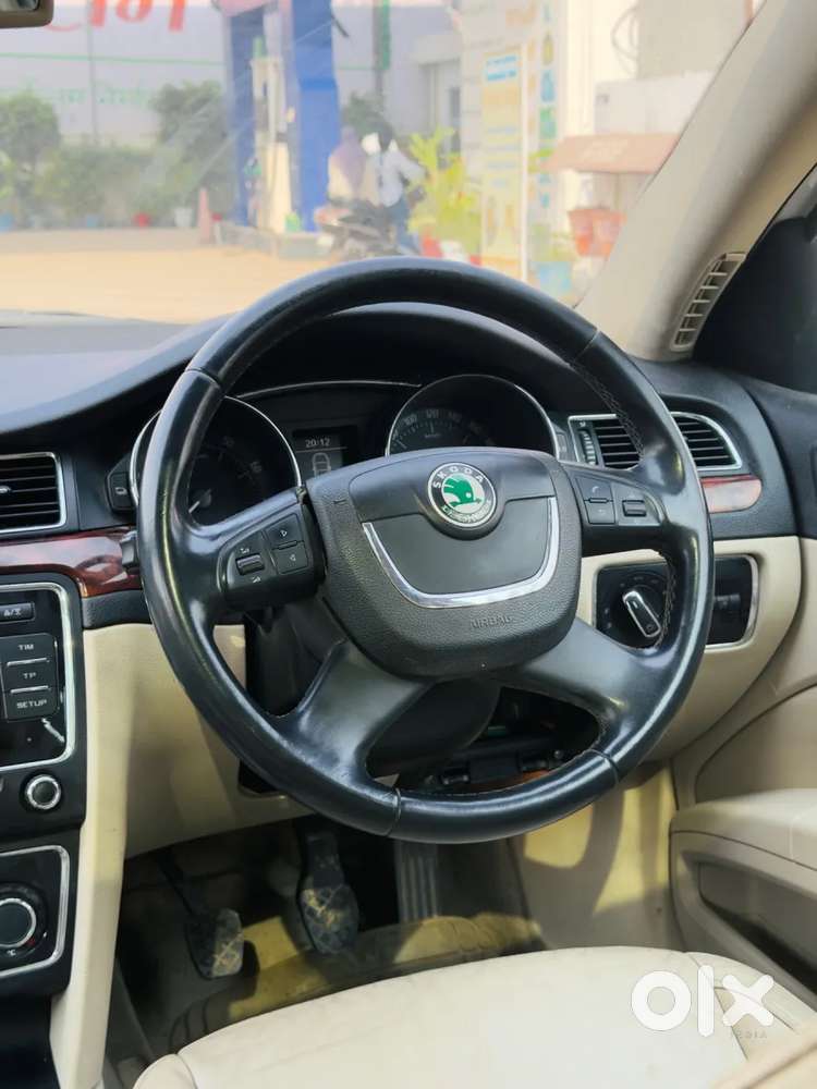 Skoda Superb, 2011, Petrol