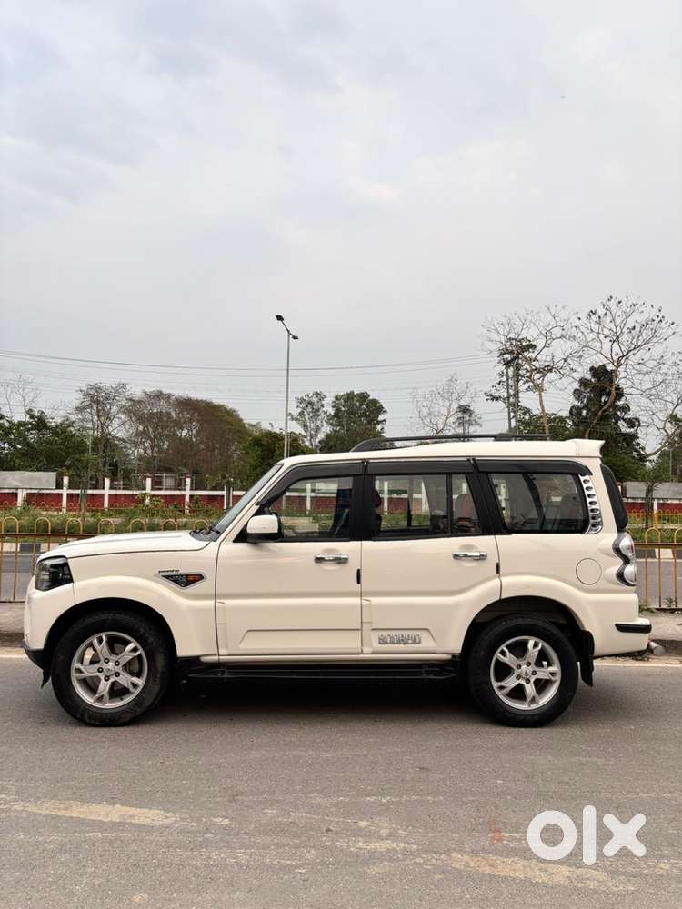 Mahindra Scorpio S10, 2016, Diesel