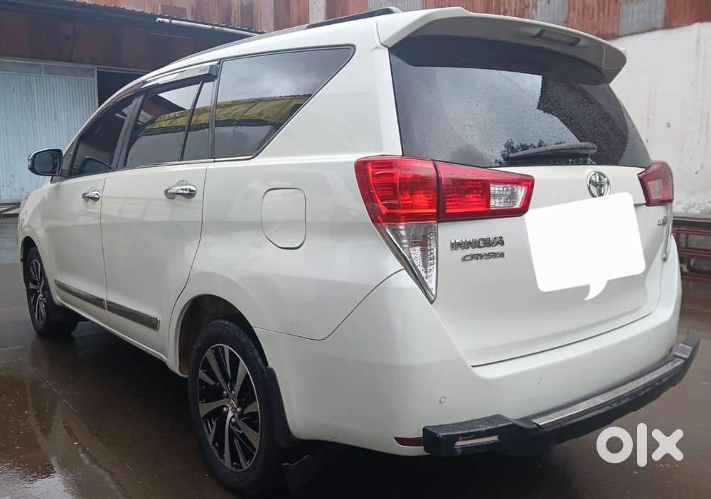 Toyota Innova Crysta 2.8z Automatic, 2021