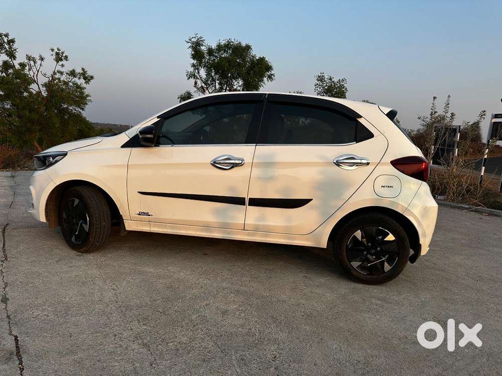 Full Serviced In Showroom