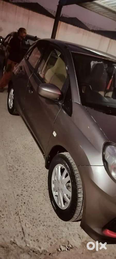 Honda Brio 2012 Variant Year