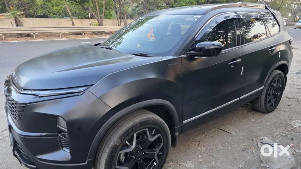 Tata Safari Stealth Edition 2025 Diesel 9000 Km Driven