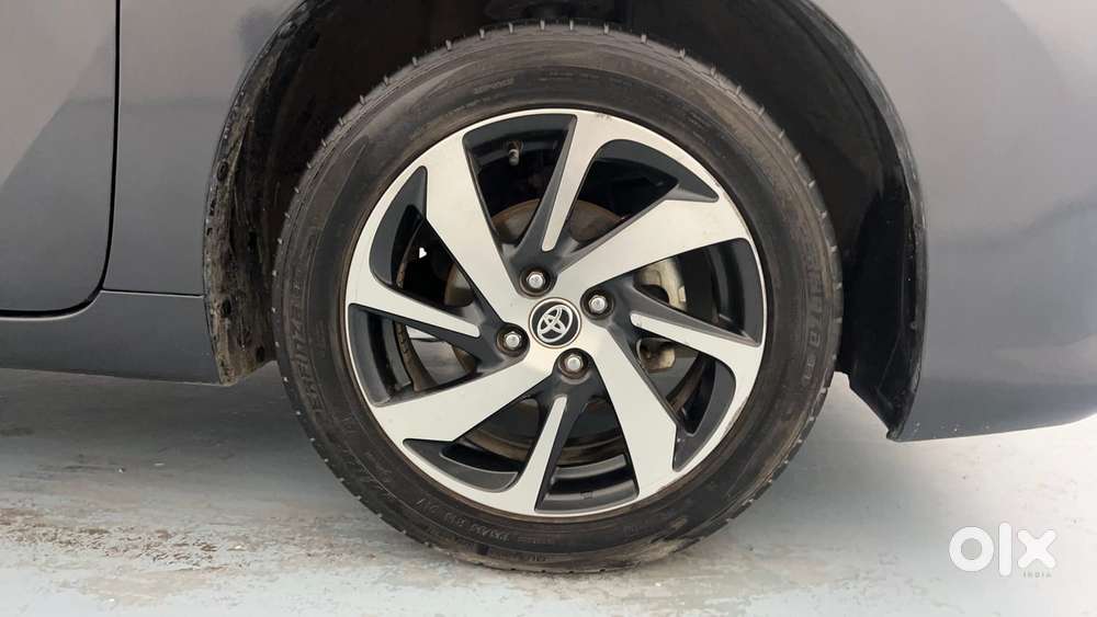 Toyota Glanza 1.2 V Amt, 2023, Petrol