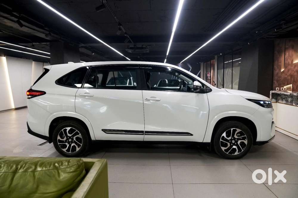 Maruti Suzuki Invicto Zeta Plus 7str, 2024, Petrol