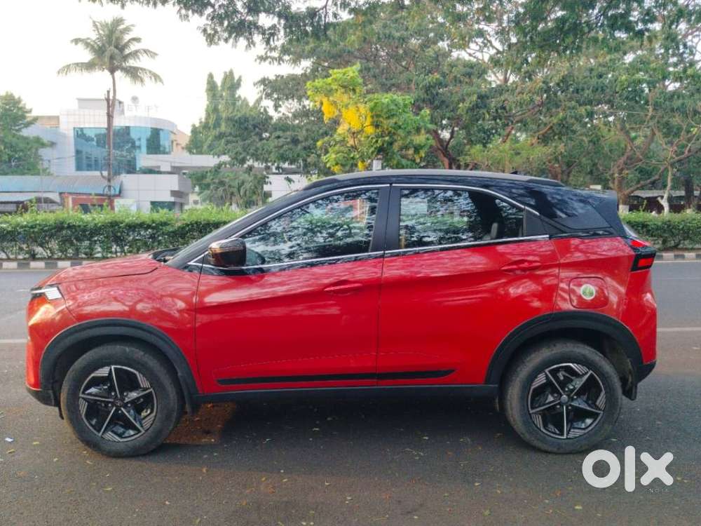 Tata Nexon, 2023, Petrol