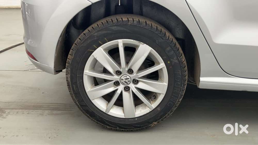 Volkswagen Polo Petrol Highline 1.2l, 2016, Petrol
