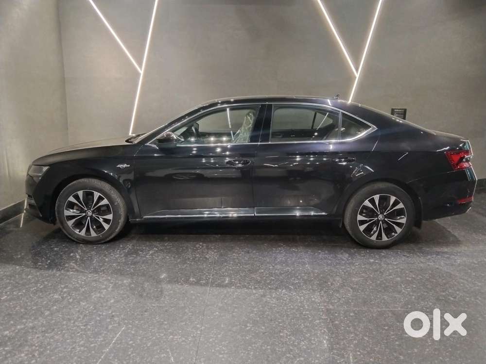 Skoda Superb 2.0 L&k Tsi At, 2023, Petrol