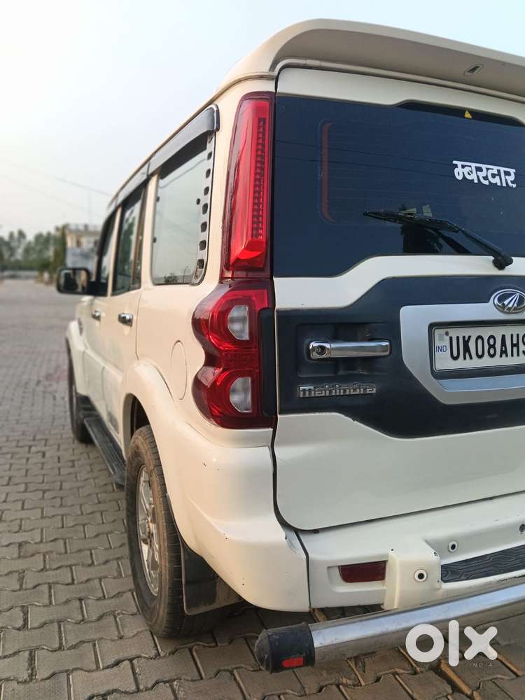 Mahindra Scorpio S8, 2015, Diesel