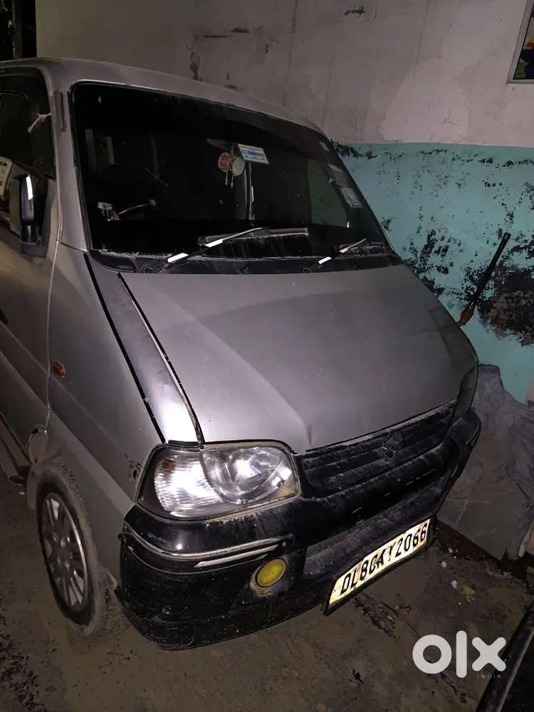 Gaddi Ok He Baas Bhr Se Thoda Kaam He Tyre Bhi Naye Hee