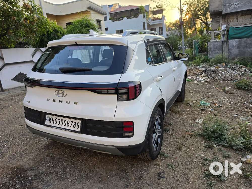 Hyundai Venue Diesel 06 December 2022 ,new Battery And Tyres