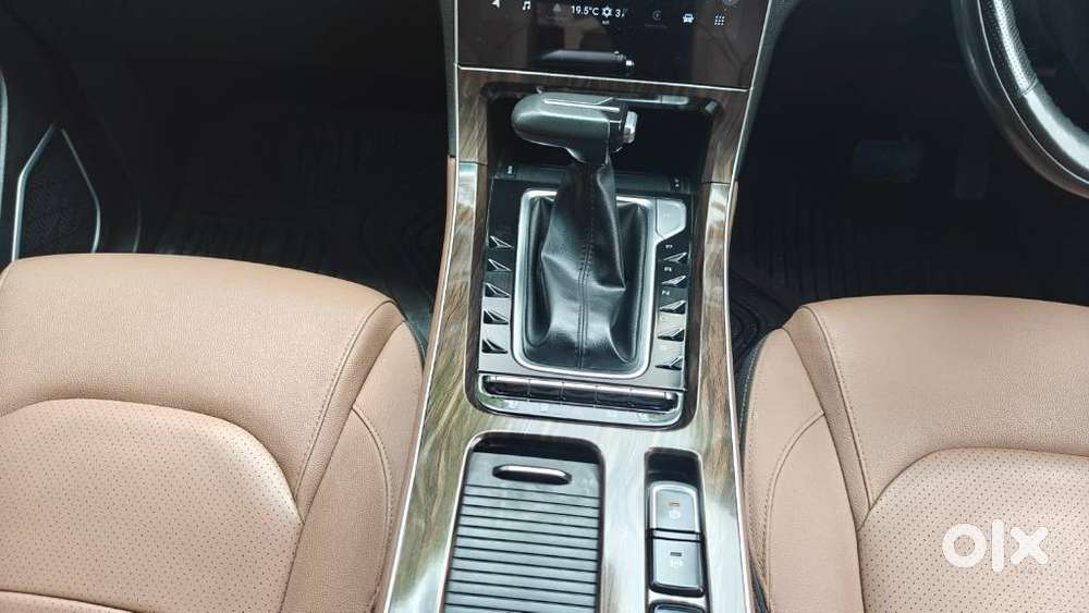 Mg Hector Plus Savvy Pro 1.5 Turbo Petrol Cvt 7 Str, 2024, Petrol