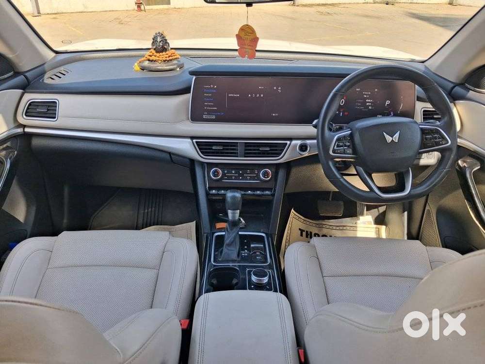 Mahindra Xuv700 2.2 Ax 7 Diesel At Str, 2023, Diesel