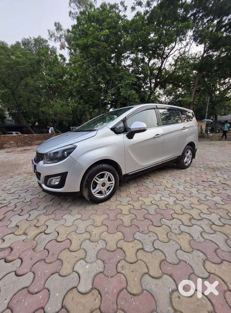 Mahindra Marazzo M6, 2018, Diesel