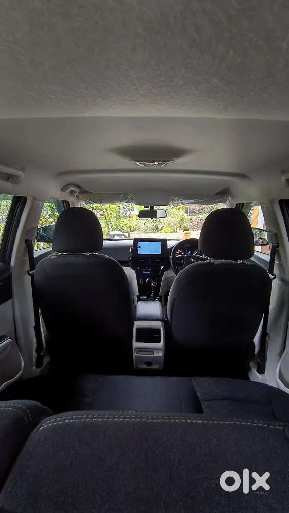 Mahindra Xuv 3xo Mx1 2024 Petrol Well Maintained