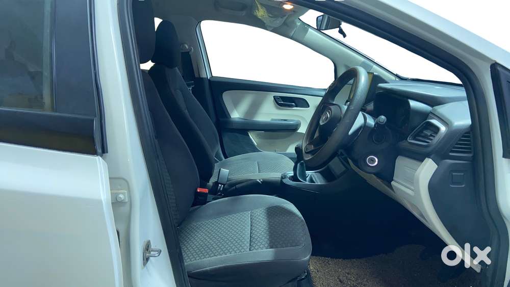 Tata Altroz Xe Petrol, 2022, Petrol