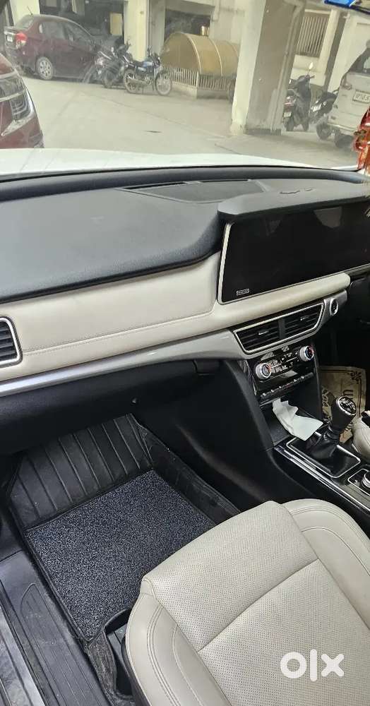 Mahindra Xuv700 2022 Petrol Well Maintained