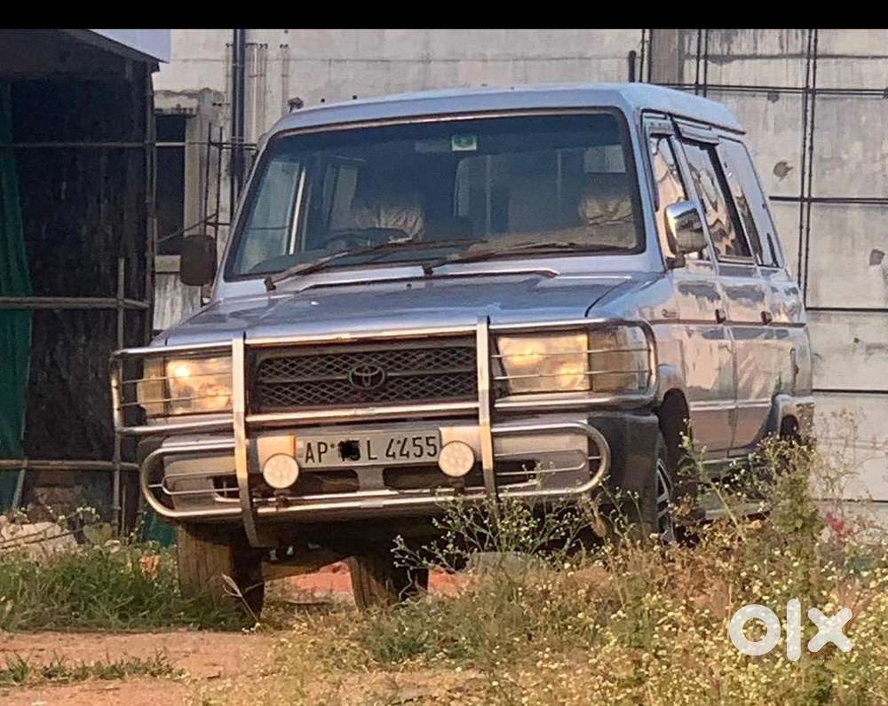 Toyota Qualis 2002 Diesel Well Maintained