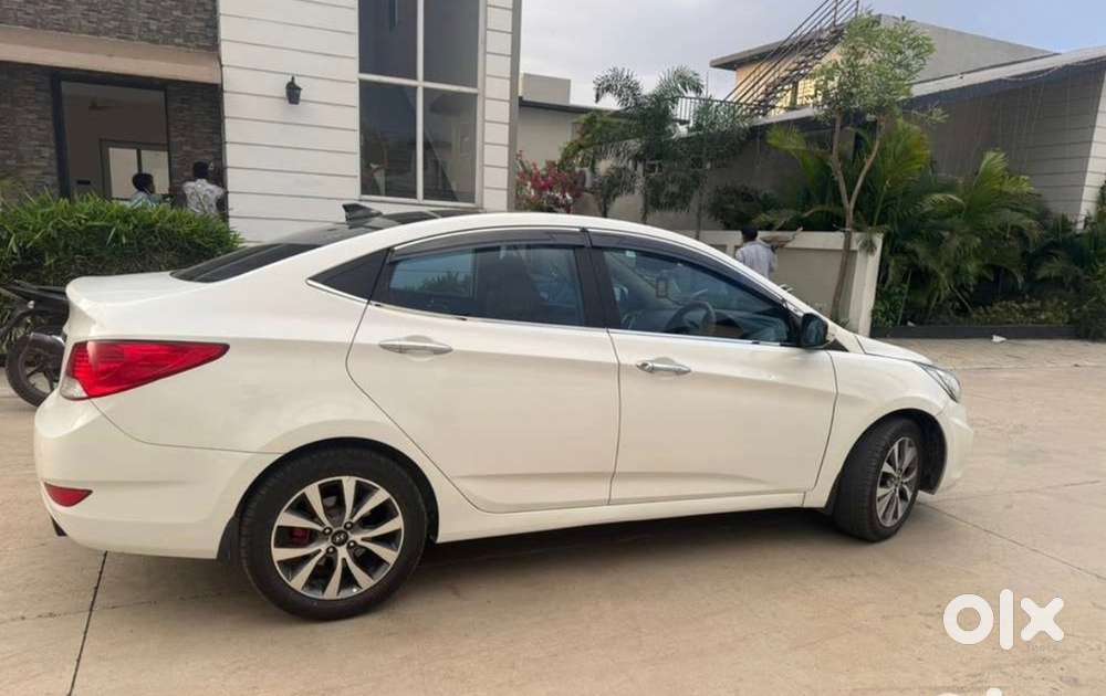 Hyundai Fluidic Verna 2014