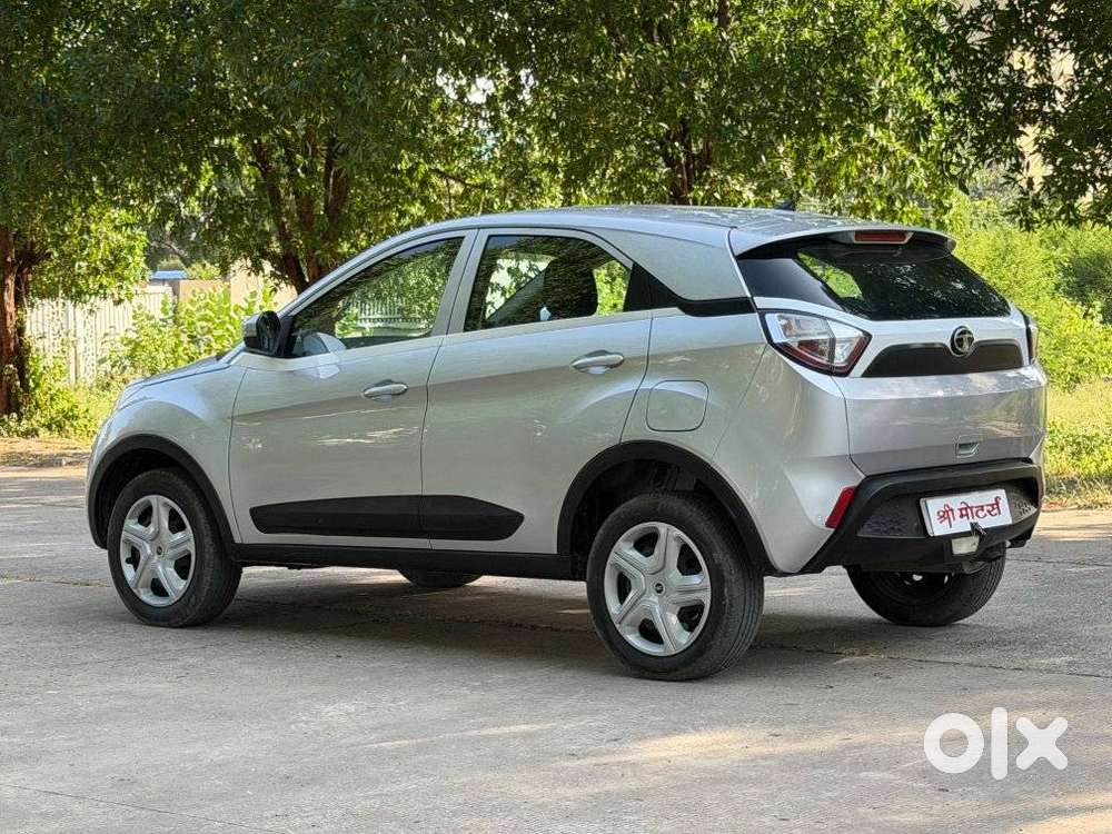 Tata Nexon 1.5 Revotorq Xm (s), 2018, Petrol