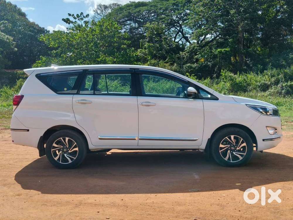Toyota Innova Crysta 2.4 G Mt, 2022, Diesel