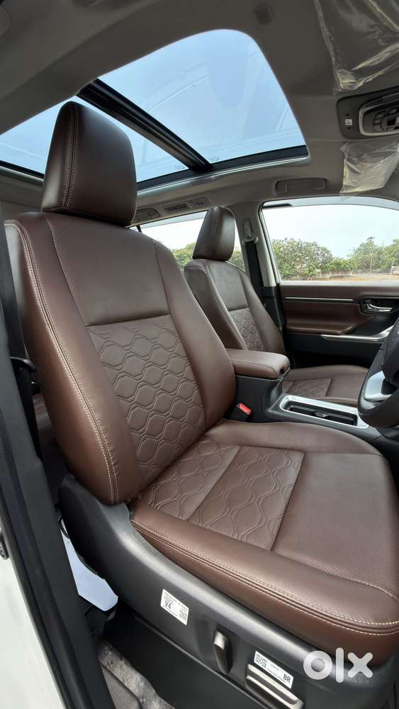 Toyota Innova Hycross 2.0 Zx (o) Hybrid 7 Str, 2025, Petrol