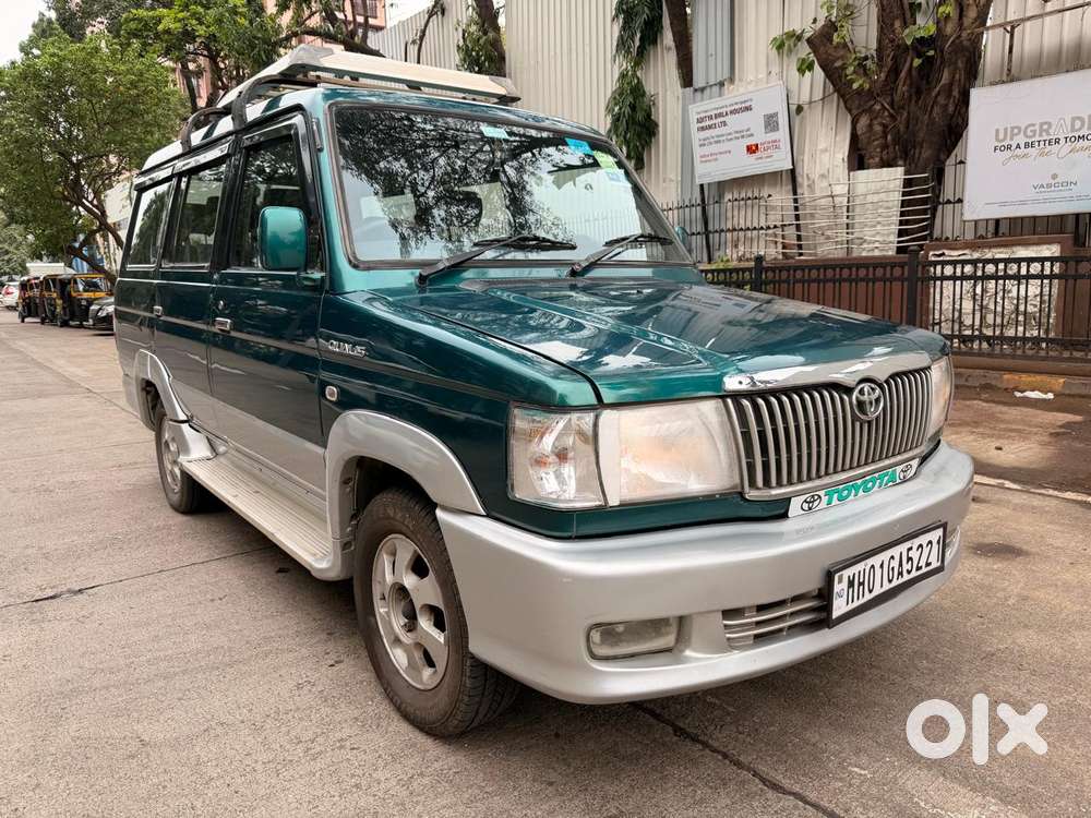 Toyota Qualis Rs E2 Petrol, 2002, Petrol