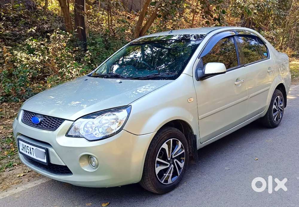 2013 Ford Classic Well Maintained