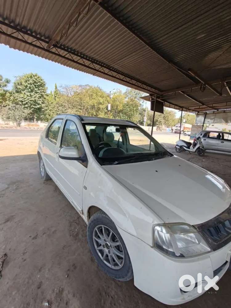 Mahindra Verito 2013 Diesel 98000 Km Driven