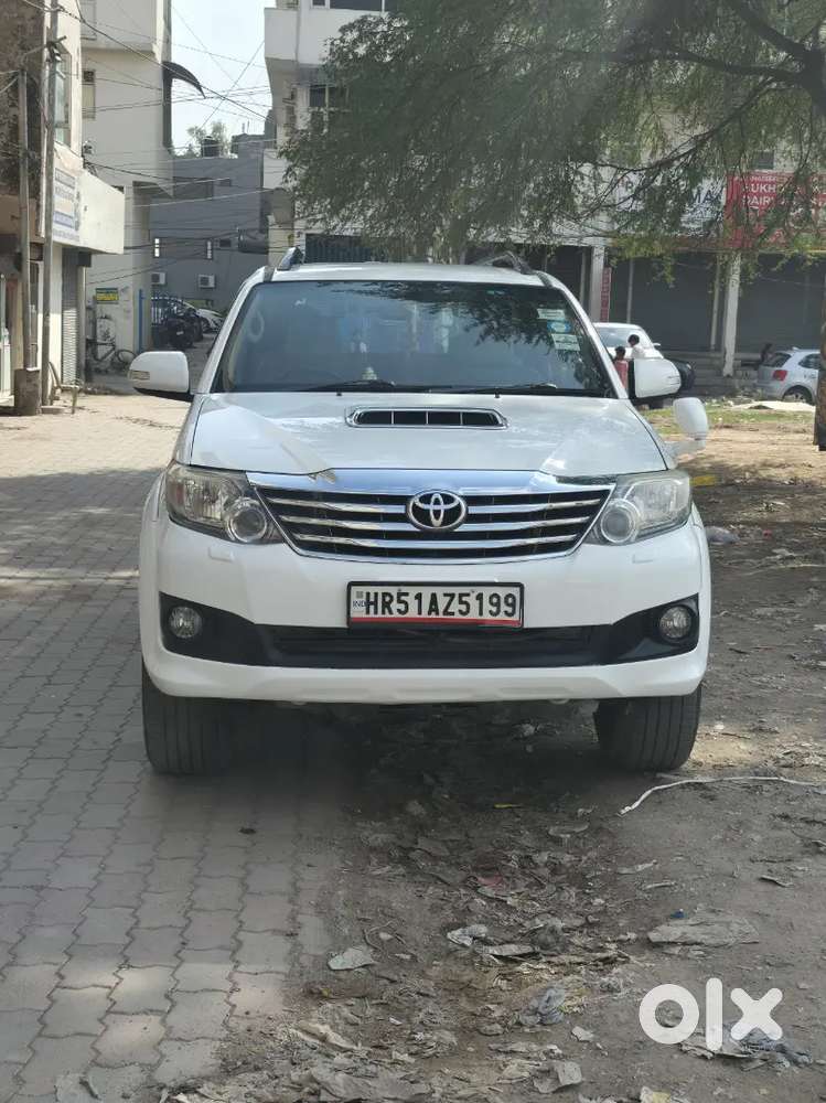 Toyota Fortuner 2014 Automatic Diesel Well Maintained