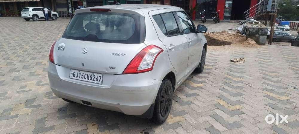 Maruti Suzuki Swift Vxi + Manual, 2011, Cng & Hybrids