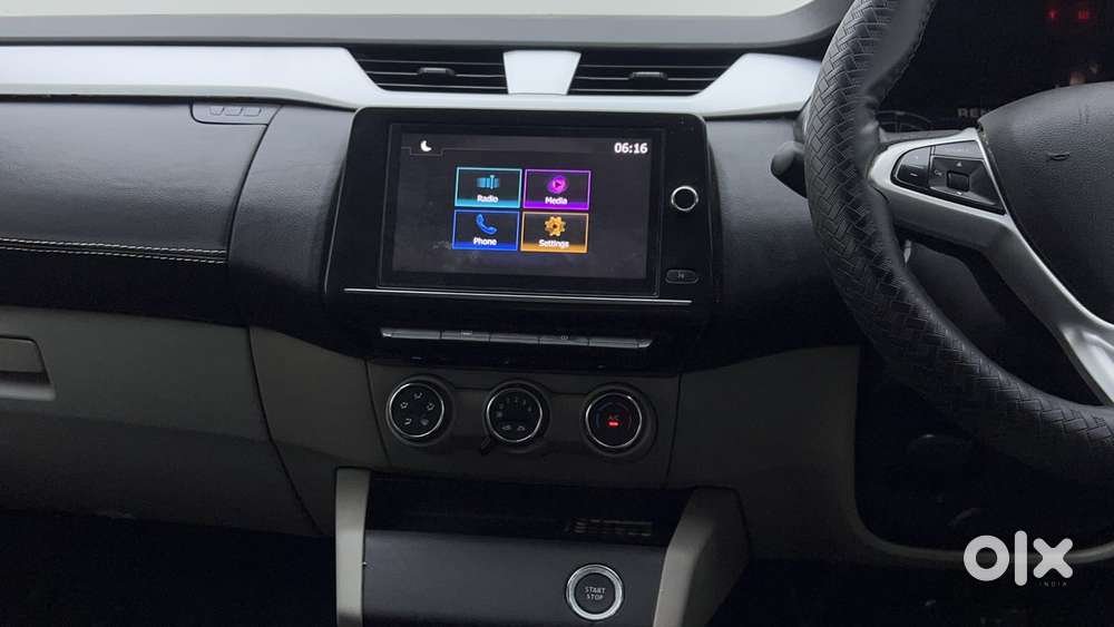 Renault Triber Rxz, 2022, Petrol