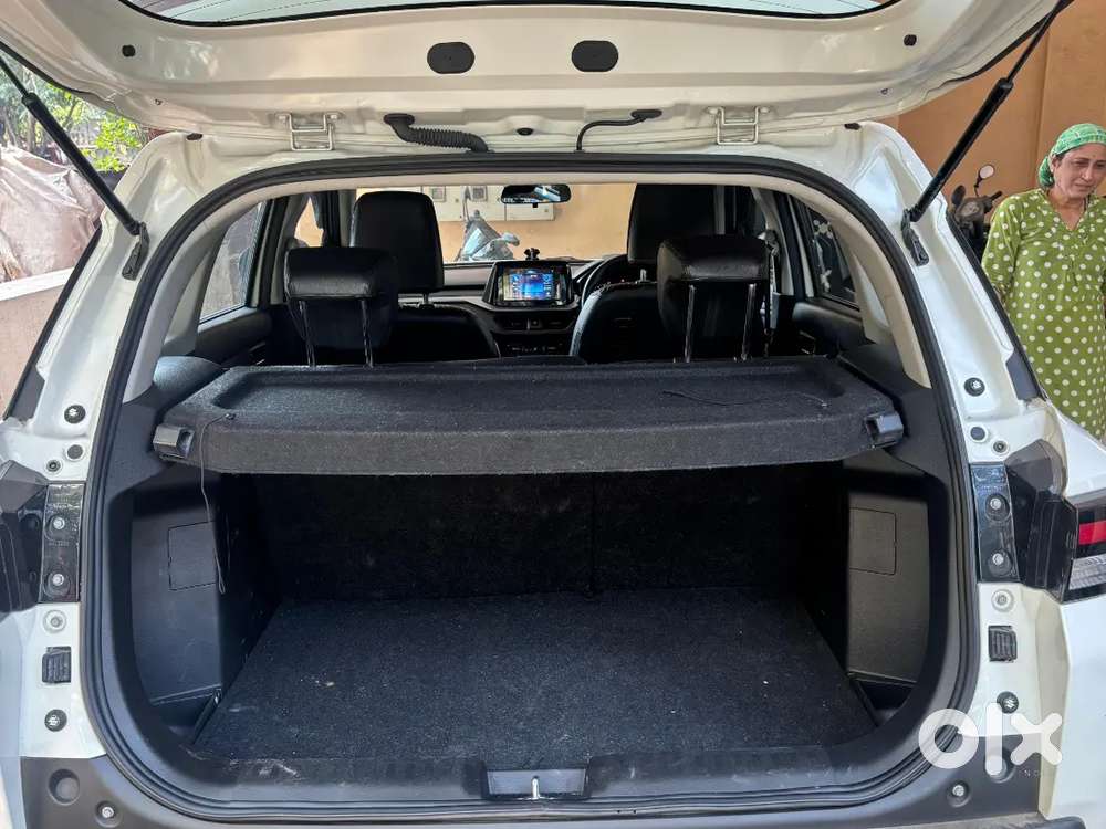 Maruti Suzuki Brezza Zxi 2024 Hybrid Petrol Manual