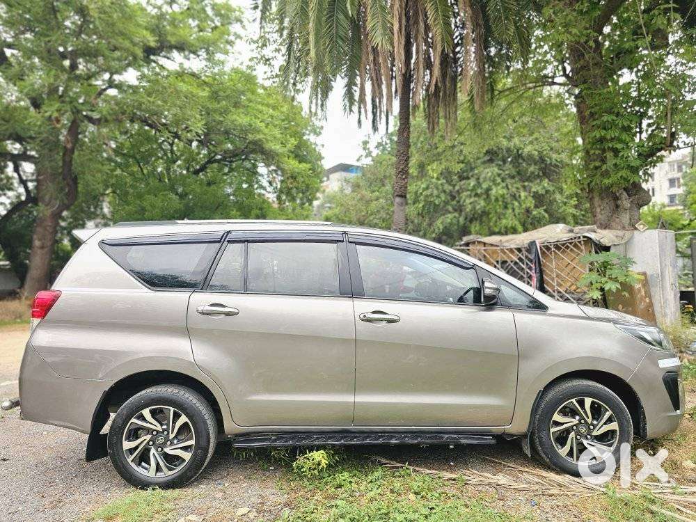 Toyota Innova Crysta 2.4 G Mt 8s, 2022, Diesel