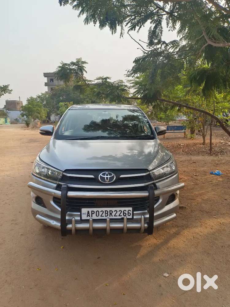 Toyota Innova Crysta 2017 Diesel 320000 Km Driven