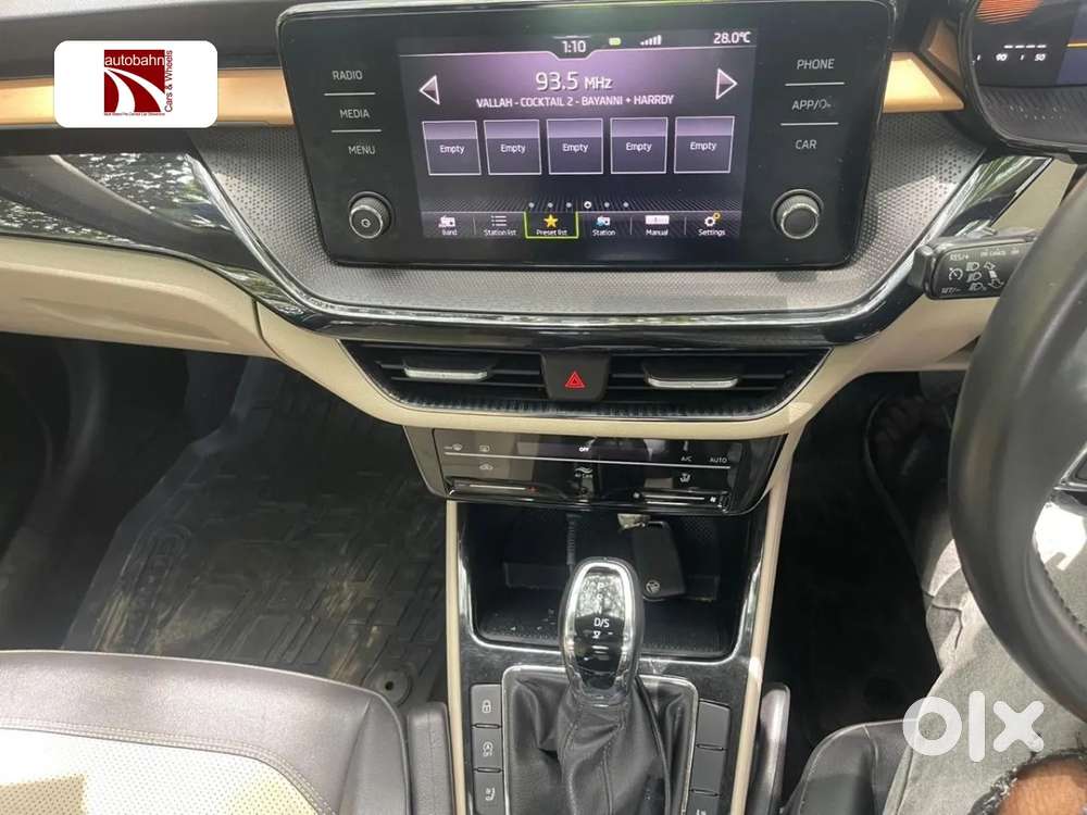 Skoda Slavia Style 1.0l Tsi At, 2023, Petrol